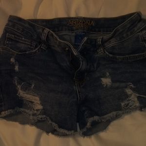A pair of size 3 arizona shorts